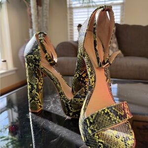Missguided Yellow and Black Snake Print Heels